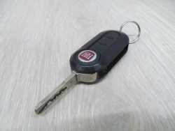 FIAT 500 GRANDE PUNTO PUNTO STACYJKA 51800628 KLUCZYK KOSTKA