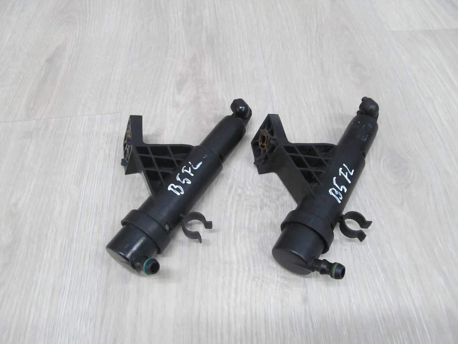 VW PASSAT B5 LIFT SPRYSKIWACZ LAMPY REFLEKTORA