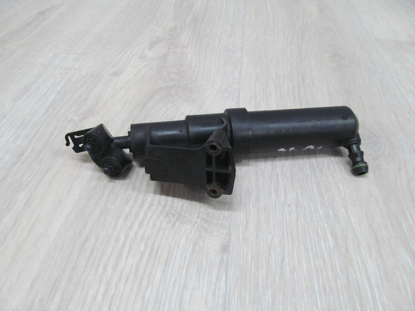 VOLVO S40 V50 SPRYSKIWACZ LAMPY REFLEKTORA LEWY XENON 30661085 04-12