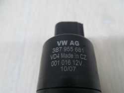 VW GOLF V JETTA PASSAT SKODA POMPKA SPRYSKIWACZY LAMP REFLEKTOROW 3B7955681
