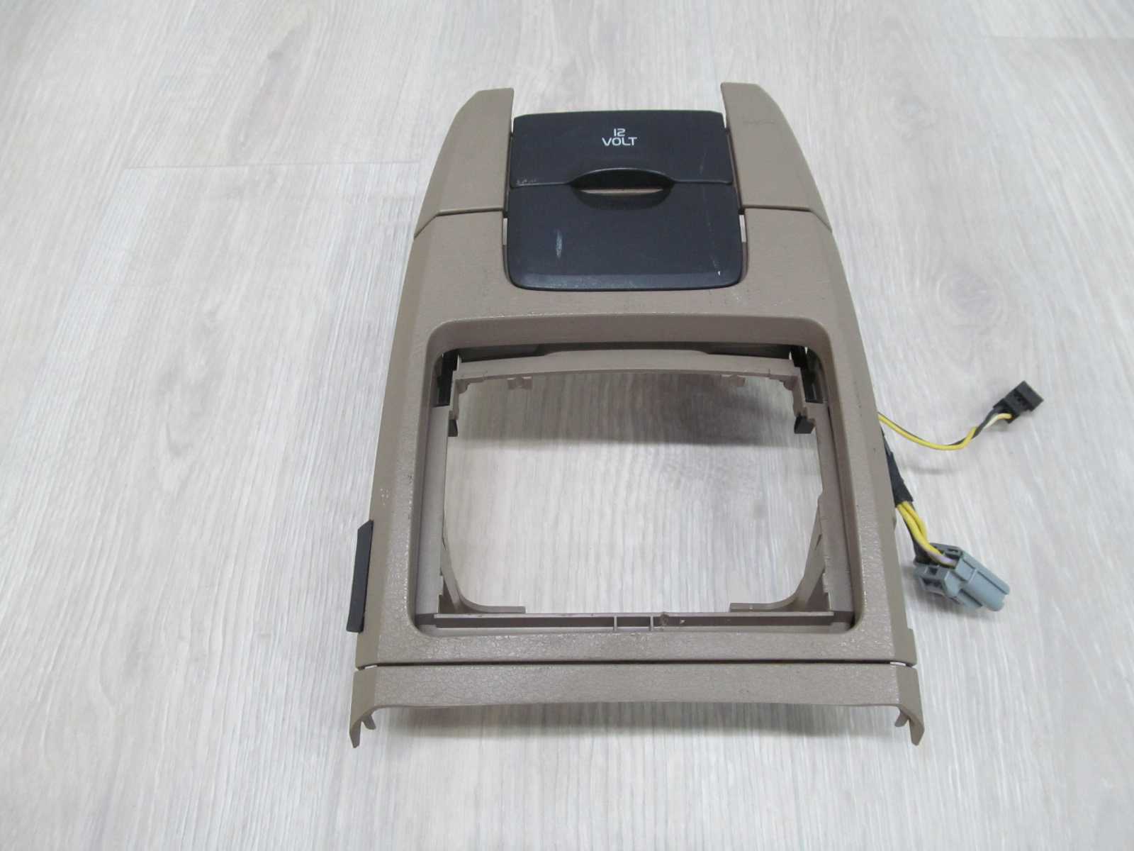 VOLVO S60 V70 LIFT 04- RAMKA OSLONA TUNELU PODLOKIETNIK 30643877