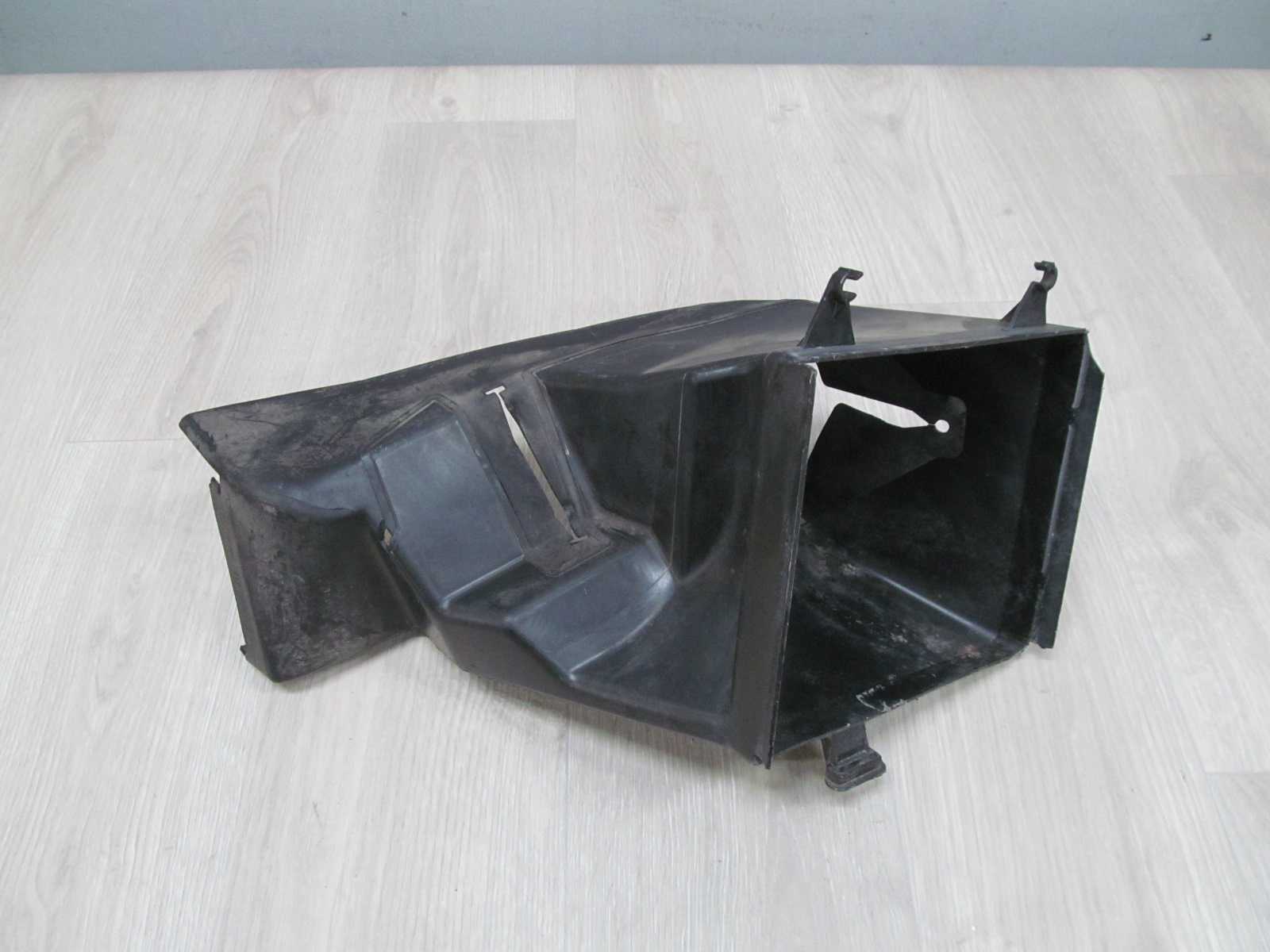 AUDI A3 8L OSLONA KIEROWNICA POWIETRZA INTERCOOLERA