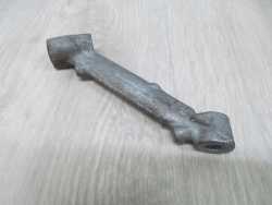 AUDI VW 2.0 TFSI WSPORNIK KOLEKTORA 06F129723F