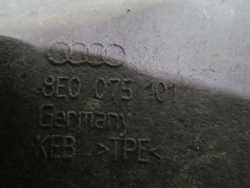 AUDI A4 B6 CHLAPACZ OSLONA TYL LEWY 8E0075101