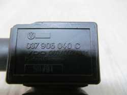 VW PASSAT B3 CZUJNIK TEMPERATURY ZEWNETRZNEJ 037906040C