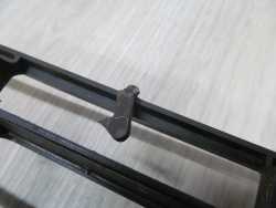 VW GOLF V JETTA 03-09 KRATKA ATRAPA ZDERZAKA SRODKOWA 1K0853677
