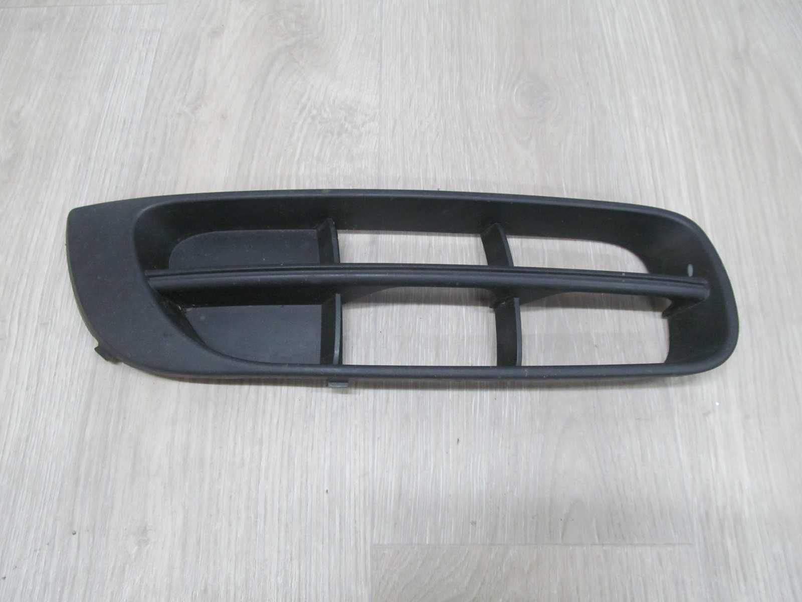SKODA ROOMSTER FABIA II GRILL ATRAPA ZDERZAKA 5J0807368
