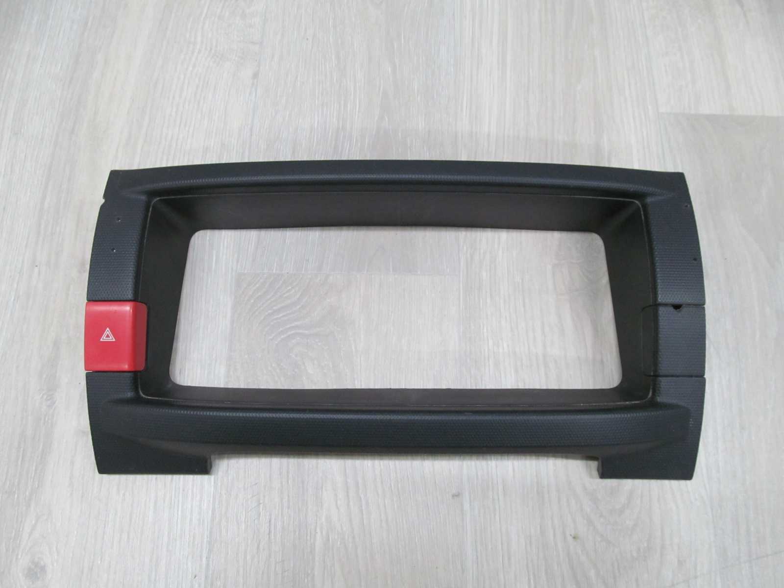 NISSAN CABSTAR MAXITY NT400 RAMKA OSLONA KONSOLA LICZNIKA 68240MB400 07-15