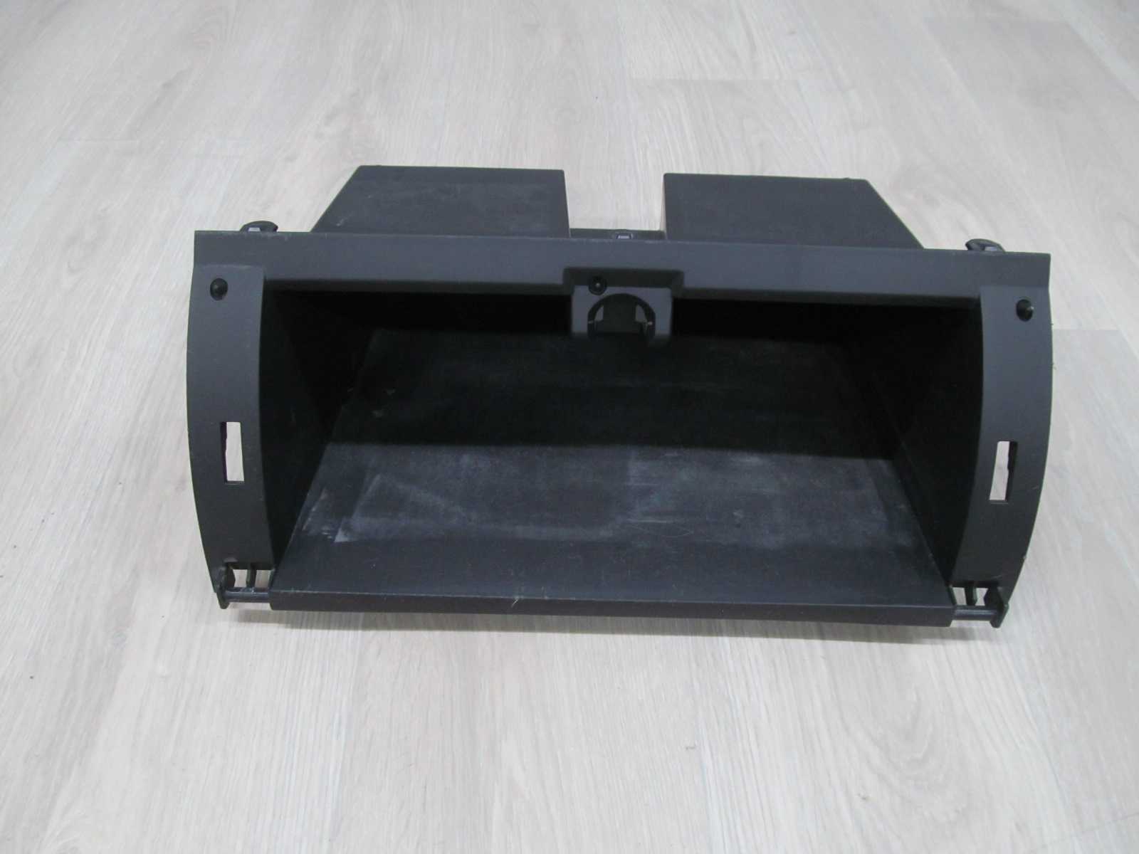 NISSAN CABSTAR MAXITY NT400 SCHOWEK DESKI KONSOLI POLKA 68560MB400 07-15