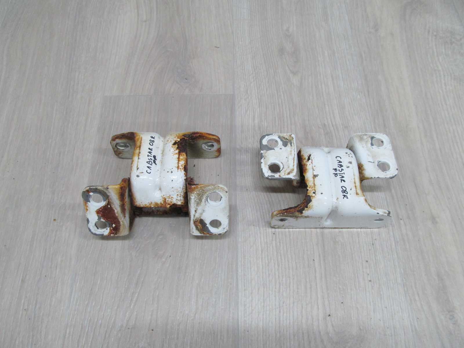 NISSAN CABSTAR MAXITY NT400 ZAWIAS DRZWI PRAWY 07-15