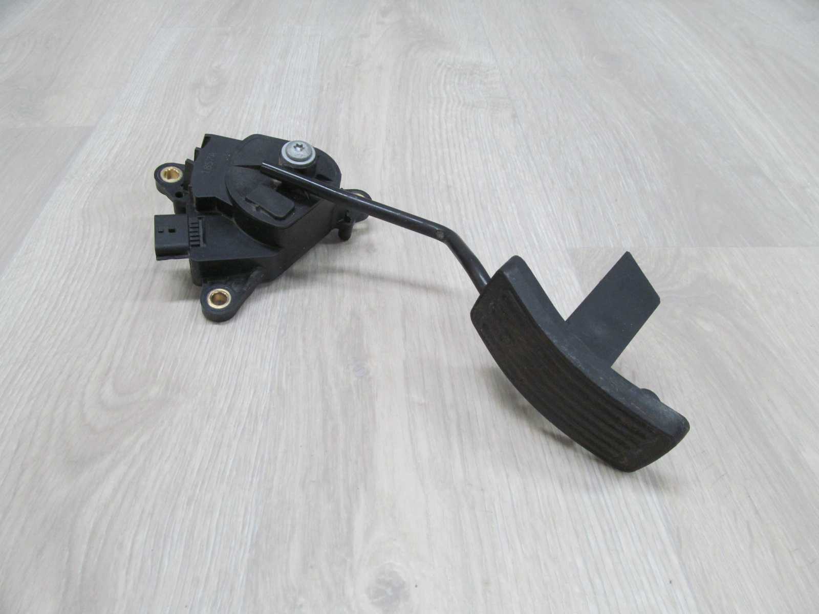 NISSAN CABSTAR MAXITY NT400 PEDAL POTENCJOMETR GAZU 18005-MB400 07-15