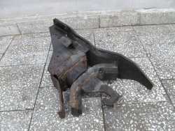 NISSAN CABSTAR MAXITY NT400 ZAMEK RYGIEL KABINY LEWY 07-15