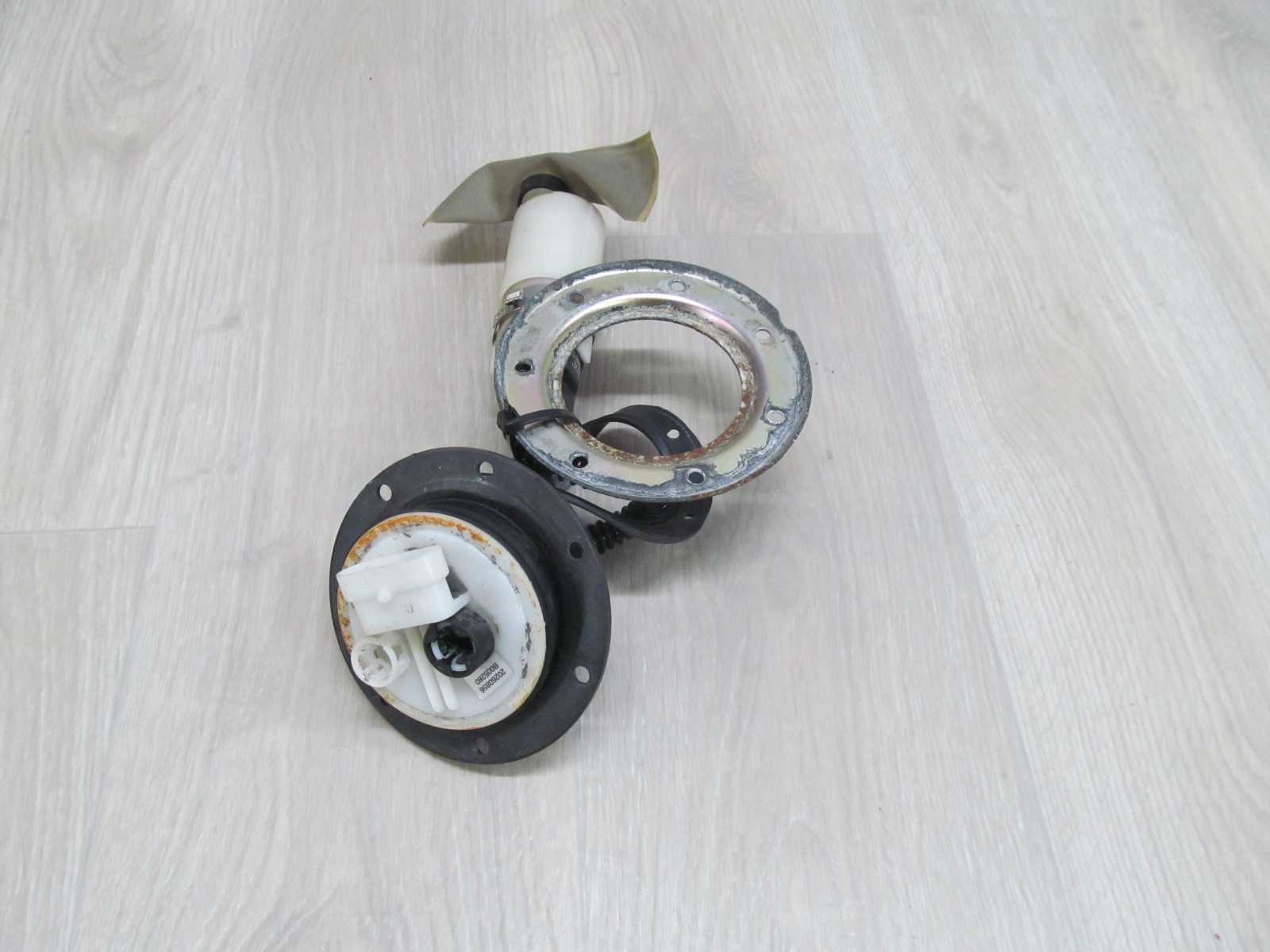 PIAGGIO PORTER HIJET PFAU 1.3 06- POMPA PALIWA B005280