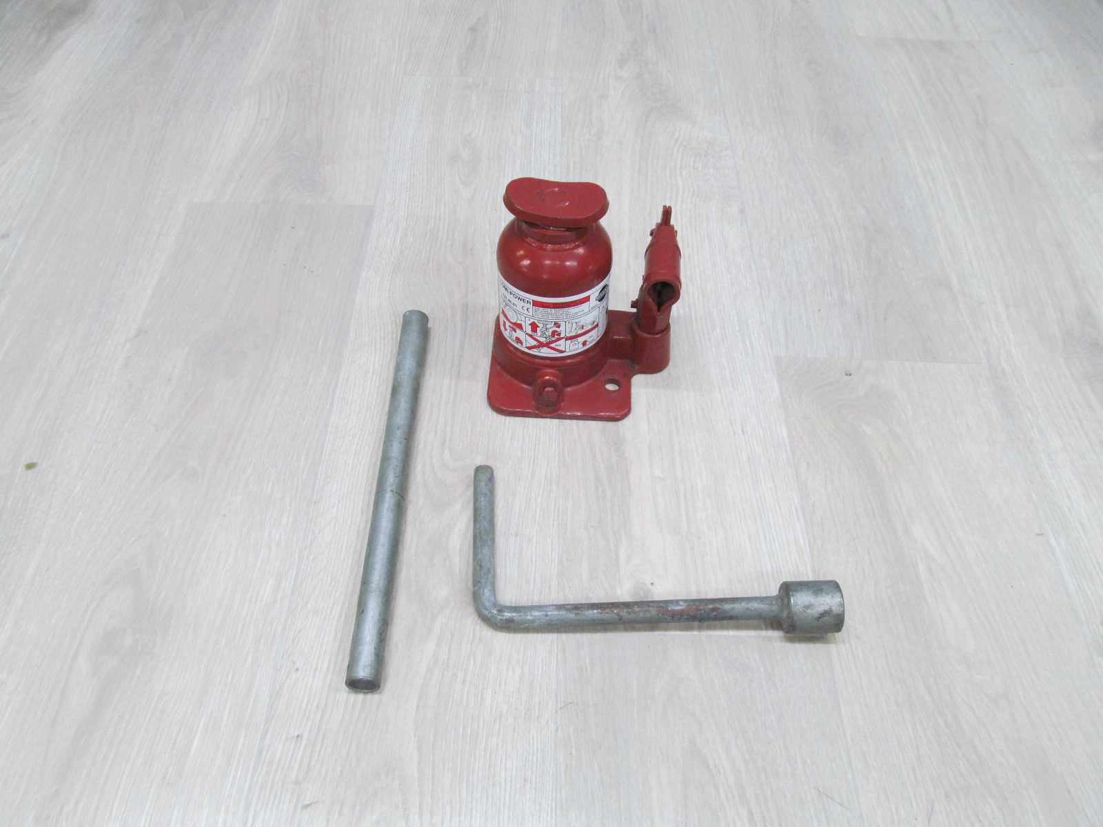 NISSAN CABSTAR MAXITY NT400 LEWAREK PODNOSNIK HYDRAULICZNY KLUCZ 99551MB40A