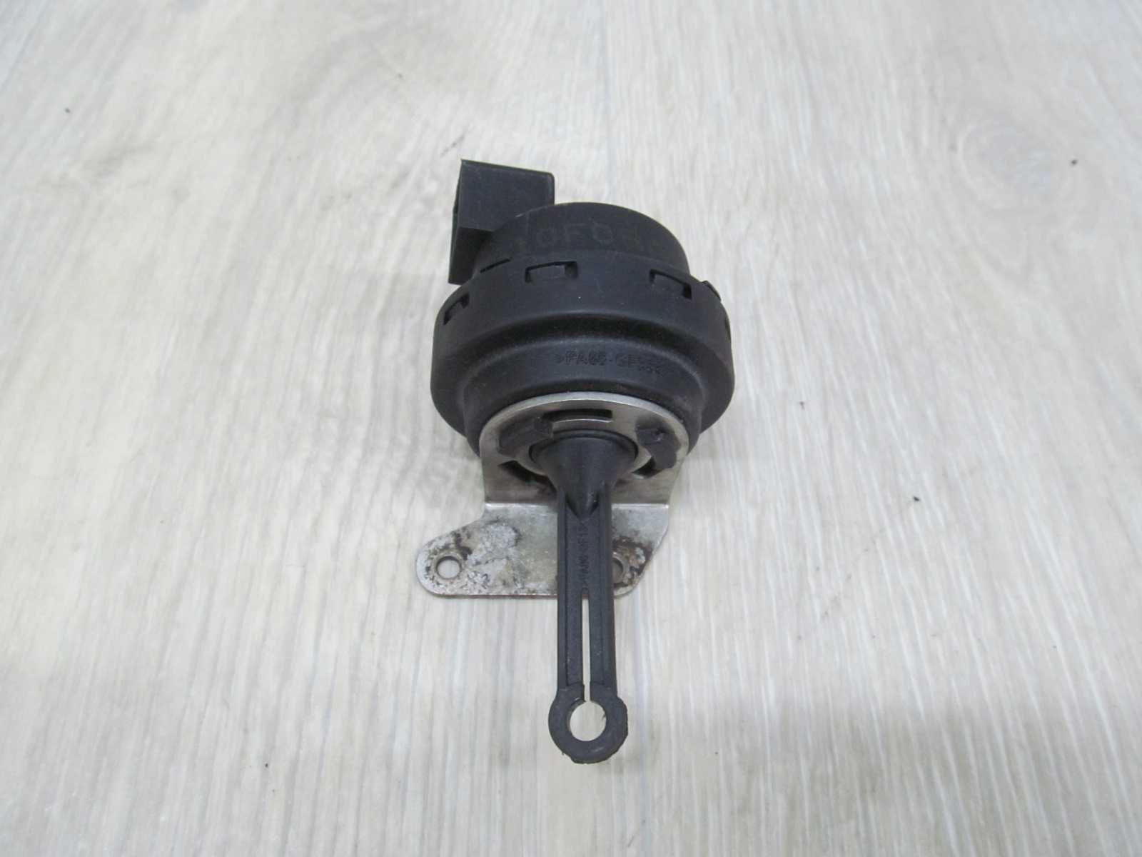 OPEL VIVARO TRAFIC 01-14 2.0 DCI SILOWNIK GRUSZKA ZAWORU EGR 10F08A