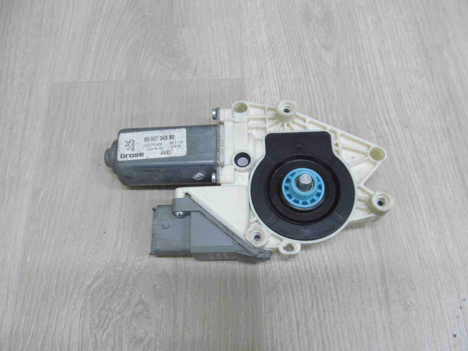 PEUGEOT 607 LIFT SILNICZEK SZYBY PRZOD PRAWY 9650734880 04-10
