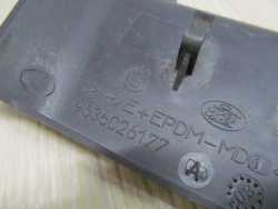 PEUGEOT 607 OSLONA ZASLEPKA ZAWIASU MASKI PRAWA 9636025977 99-10