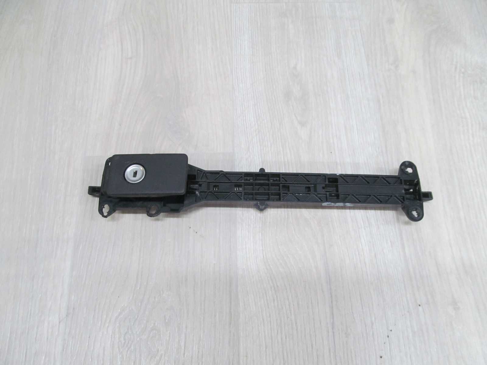VOLVO S80 II V70 XC70 06-16 ZAMEK KLAMKA SCHOWKA PASAZERA 30672132