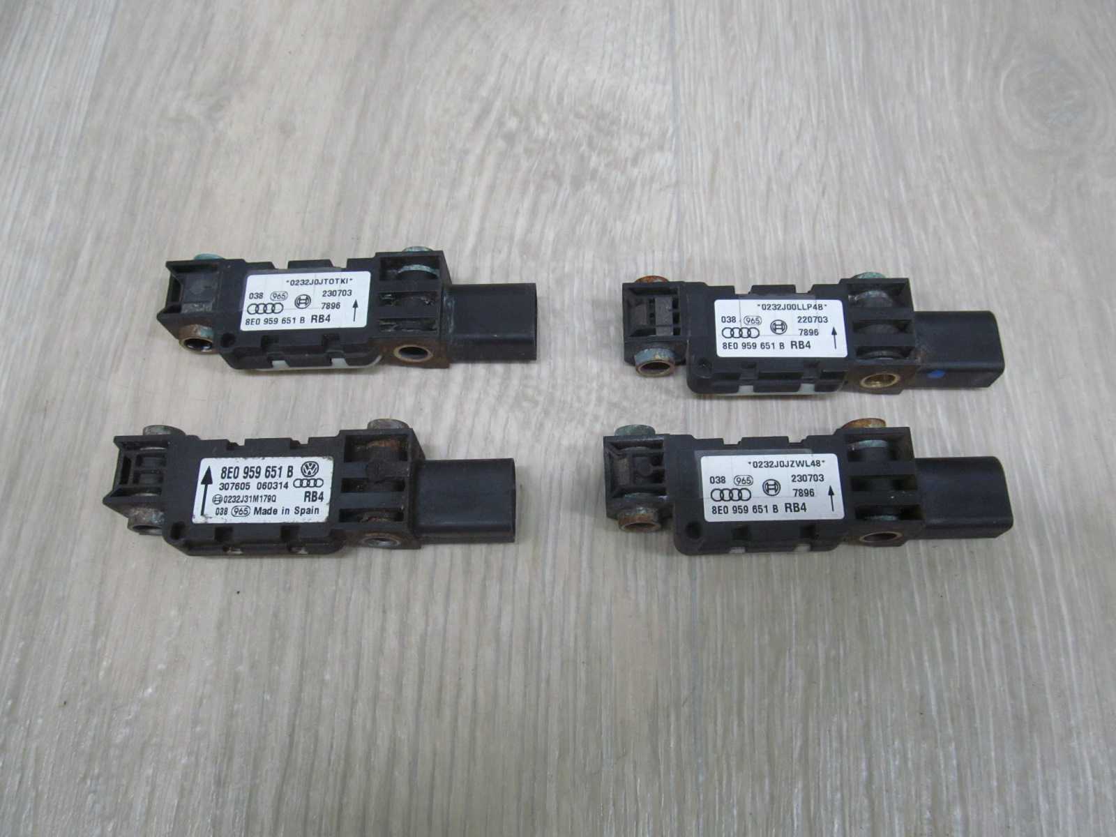 AUDI A4 B6 CZUJNIK UDERZENIOWY 8E0959651B 00-06