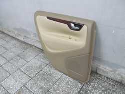 VOLVO V70 XC LIFT TAPICERKA BOCZEK DRZWI TYL SKORA JASNY 39990923 99-07