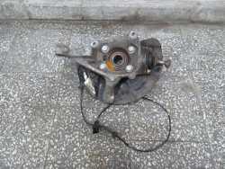 VOLVO S60 V70 00- 2.4 D5 PIASTA ZWROTNICA PRZOD LEWA 30683925