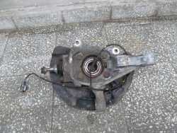 VOLVO S60 V70 00- 2.4 D5 PIASTA ZWROTNICA PRZOD PRAWA 9461944