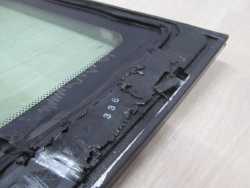 VOLVO V70 XC II SZYBA TYL LEWA KAROSERYJNA ANTENA 99-07