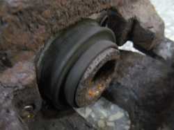 VOLVO S60 V70 00- 2.4 D5 ZACISK HAMULCOWY TYL LEWY