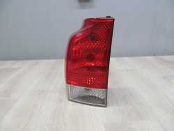 VOLVO V70 XC LIFT LAMPA TYL LEWA LED 30643334 04-07