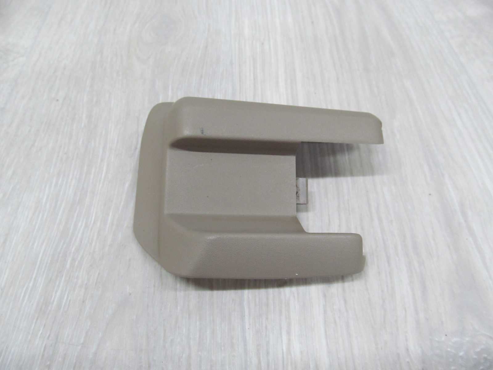 VOLVO S60 V70 XC LIFT ZASLEPKA SZYNY FOTELA 30662551 04-07