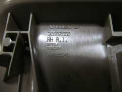 VOLVO S60 V70 XC LIFT ZASLEPKA SZYNY FOTELA 30662556 04-07