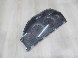 VOLVO  S60 V70 XC LIFT 2.4 D5 LICZNIK ZEGAR 30682287 UK 04-07