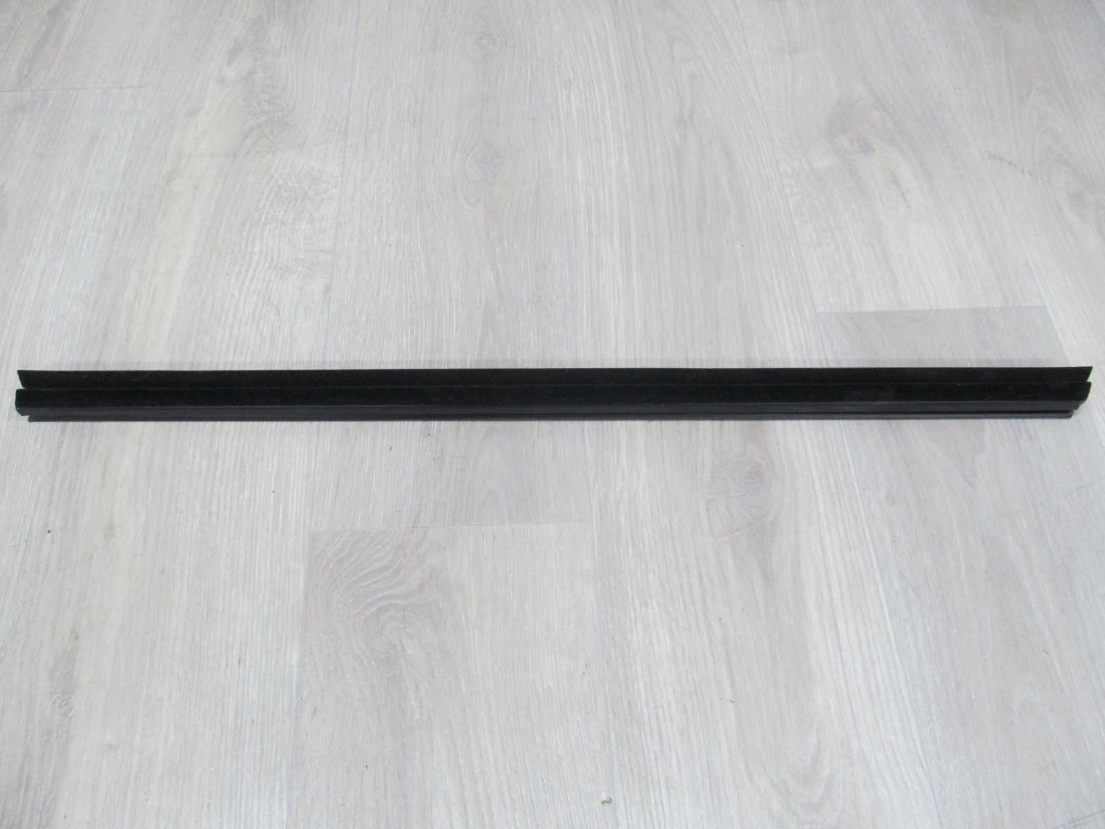 VOLVO V70 XC70 LISTWA ZGARNIAJACA TYL LEWY 99-07