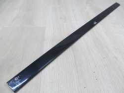 VOLVO V70 XC70 LISTWA DACHOWA DACHU PRAWY SRODEK 39992874 99-07