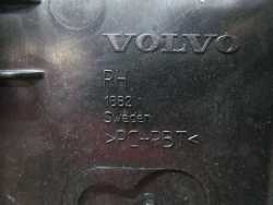 VOLVO V70 XC70 LIFT MOCOWANIE PODLOGI BAGAZNIKA PRAWE 04-07