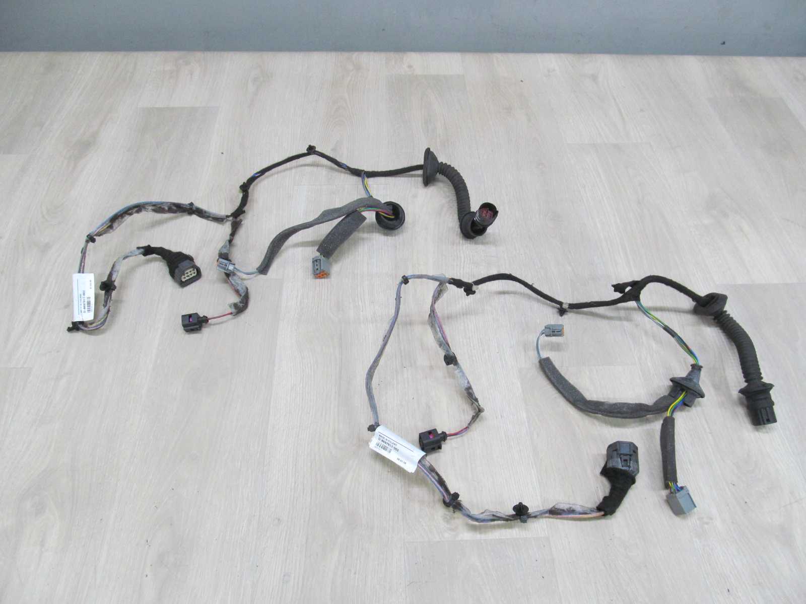 VOLVO S60 V70 XC70 WIAZKA INSTALACJA DRZWI TYL 8697917 99-07