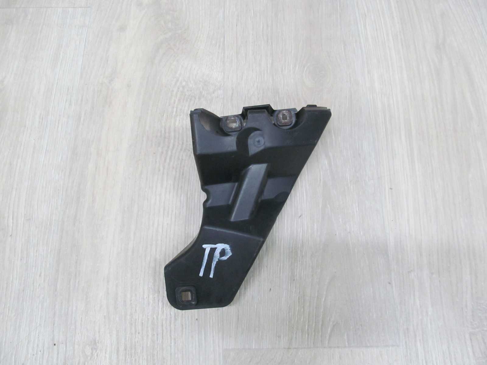 VOLVO V70 XC70 LIFT 04-07 SLIZG ZDERZAKA TYL PRAWY 08693385