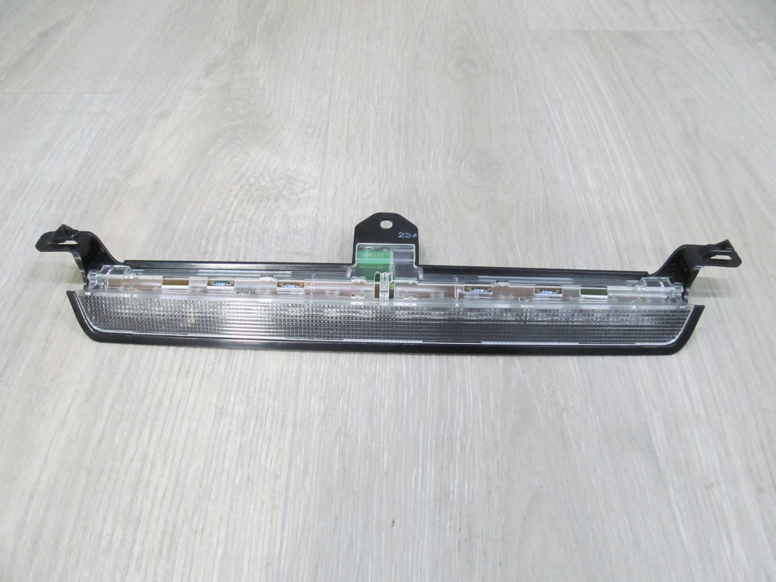 VOLVO V70 XC70 LIFT 04- SWIATLO STOP STOPU 8658948