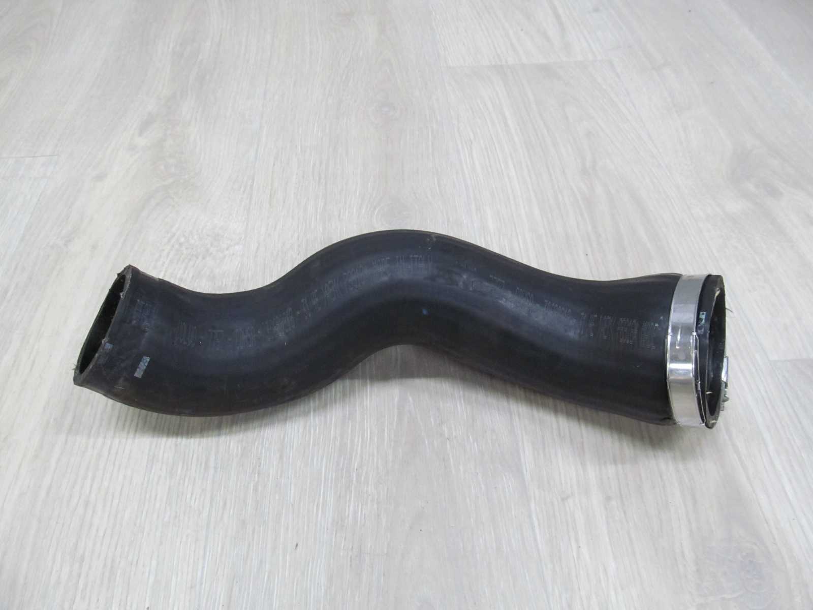 VOLVO S60 V70 XC 2.4 D5 RURA PRZEWOD INTERCOOLERA 30680218