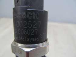 VOLVO S60 V70 S80 XC 2.4 D5 LISTWA WTRYSKOWA CZUJNIK 0445215010 0281002527