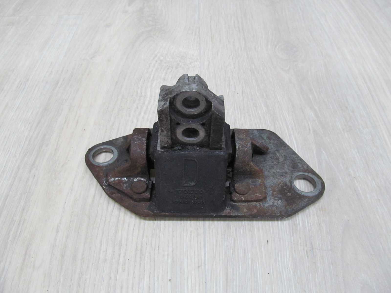 VOLVO S60 V70 S80 XC 2.4 D5 LAPA PODUSZKA SILNIKA 8624757