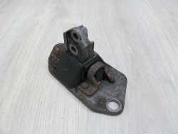 VOLVO S60 V70 S80 XC 2.4 D5 LAPA PODUSZKA SILNIKA 8624757