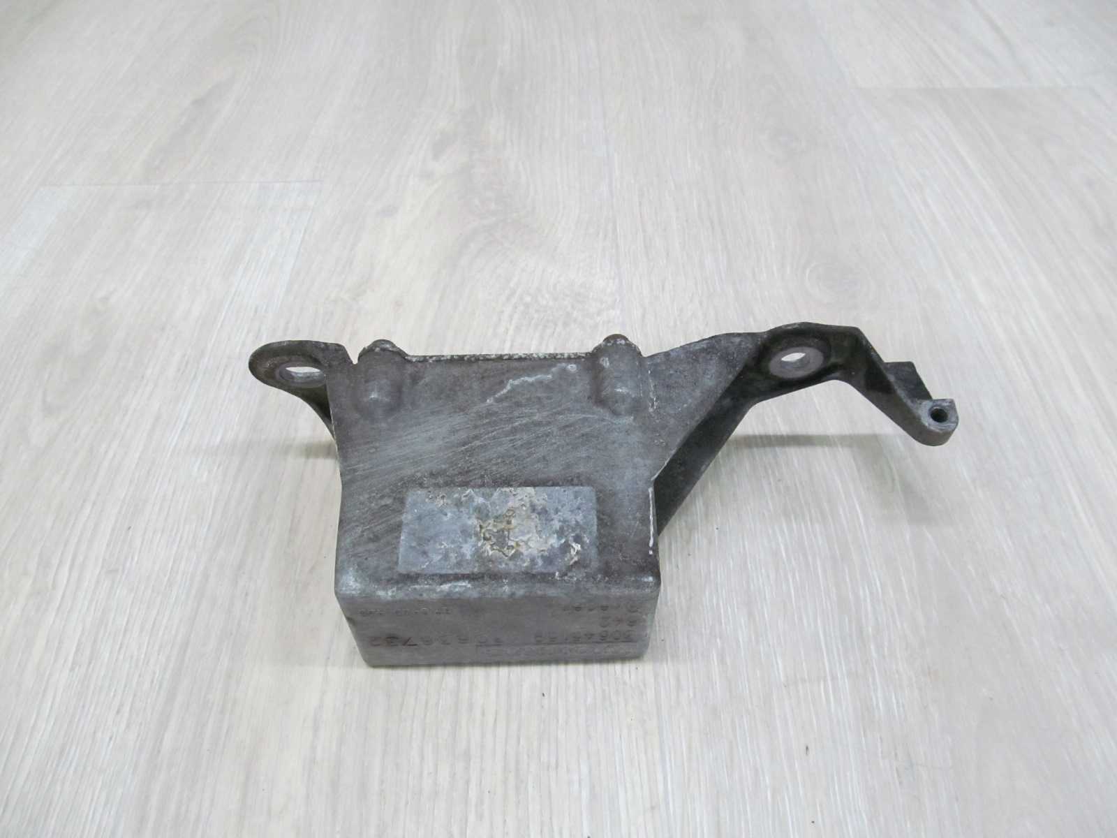 VOLVO S60 V70 S80 XC 2.4 D5 AMORTYZATOR TLUMIK DRGAN SILNIKA 30645159 30636732