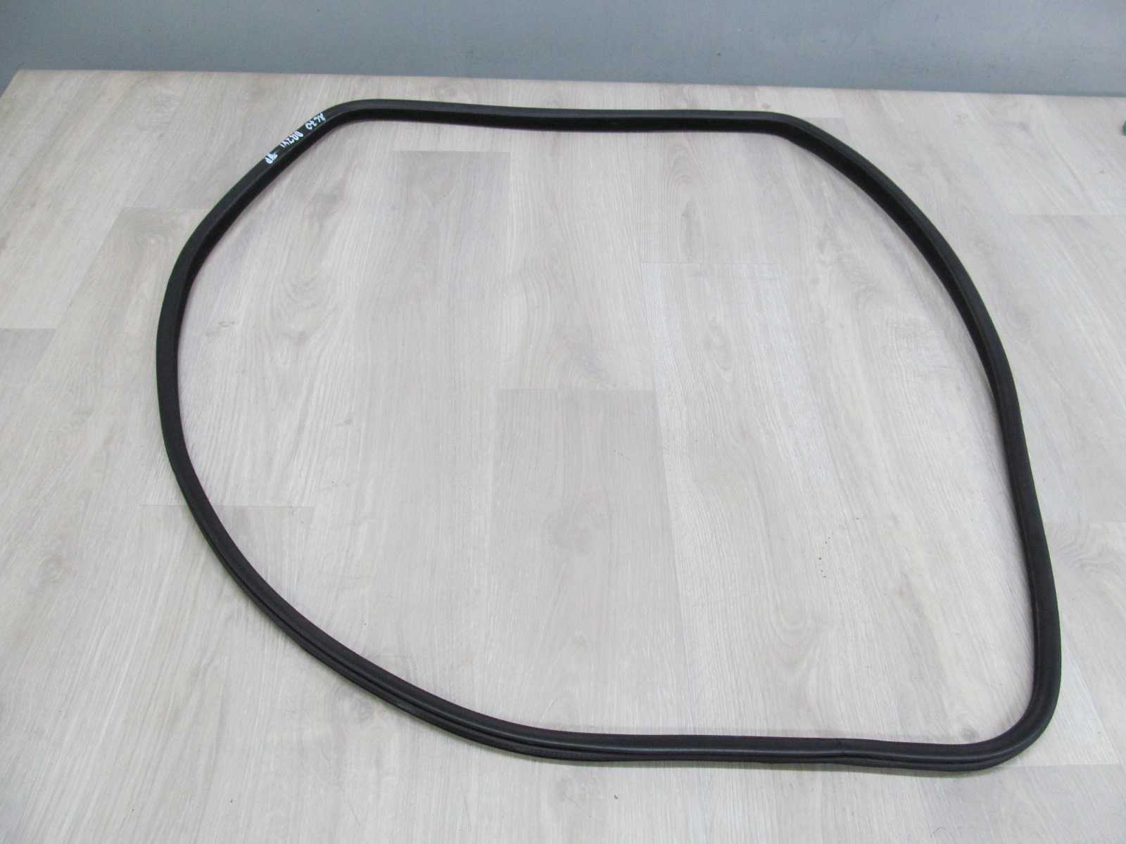VOLVO V70 XC70 USZCZELKA WNEKI DRZWI TYL PRAWY 99-07