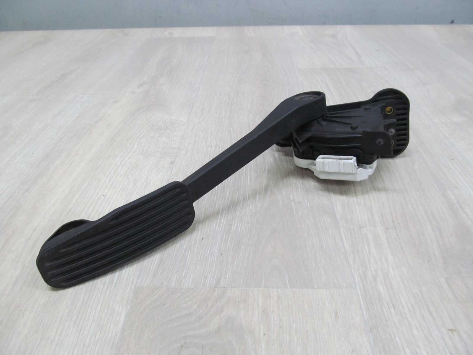 VOLVO S60 V70 XC70 2.4 D5 PEDAL POTENCJOMETR GAZU 30683516