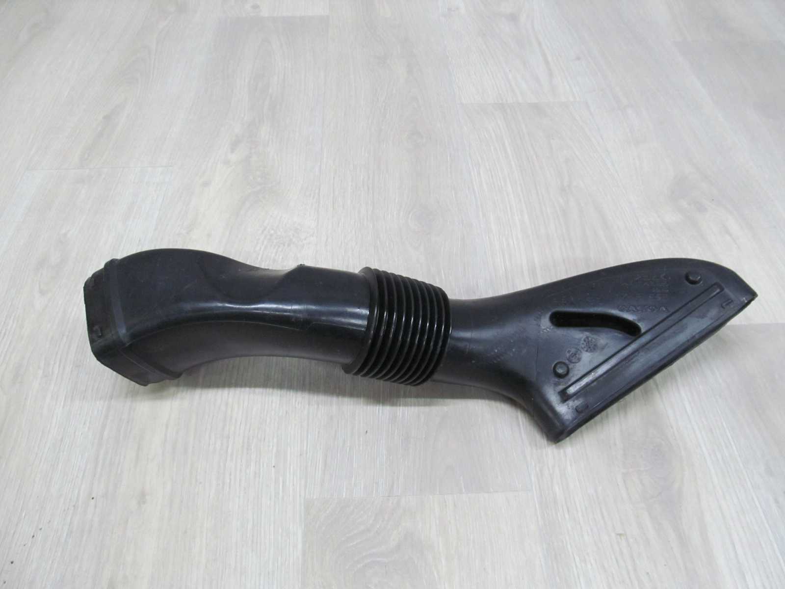 VOLVO S60 V70 XC 2.4 D5 RURA DOLOT POWIETRZA 8638624 00-10