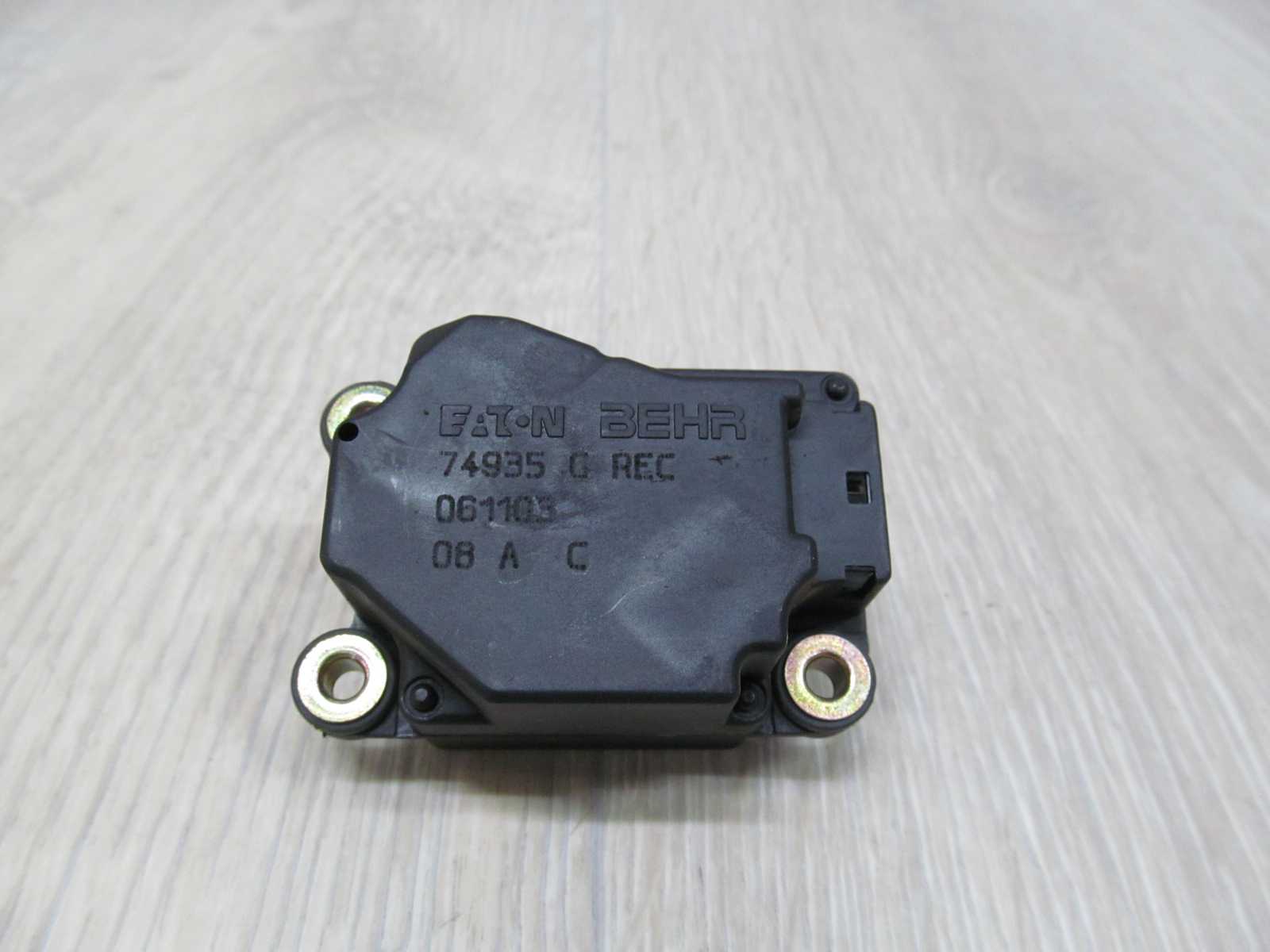 VOLVO S60 V70 XC70  SILNICZEK NAGRZEWNICY 74935G 99-07