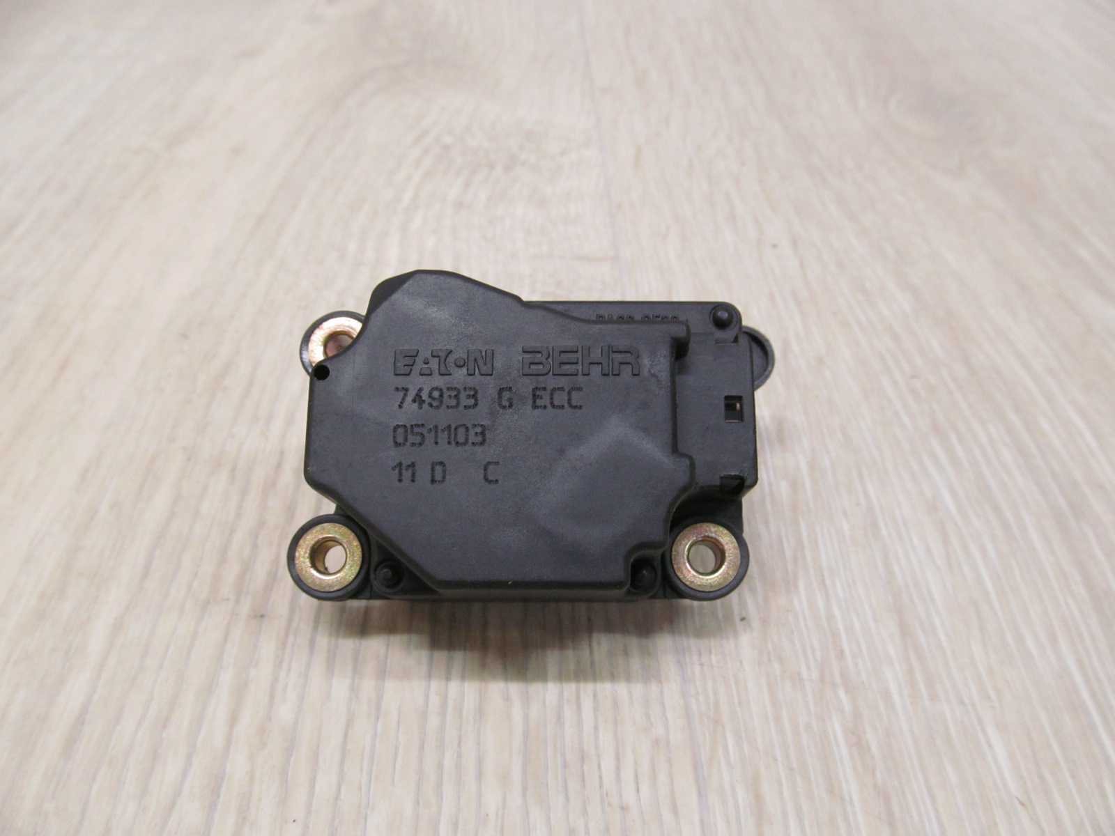 VOLVO S60 V70 XC70  SILNICZEK NAGRZEWNICY 74933G 99-07