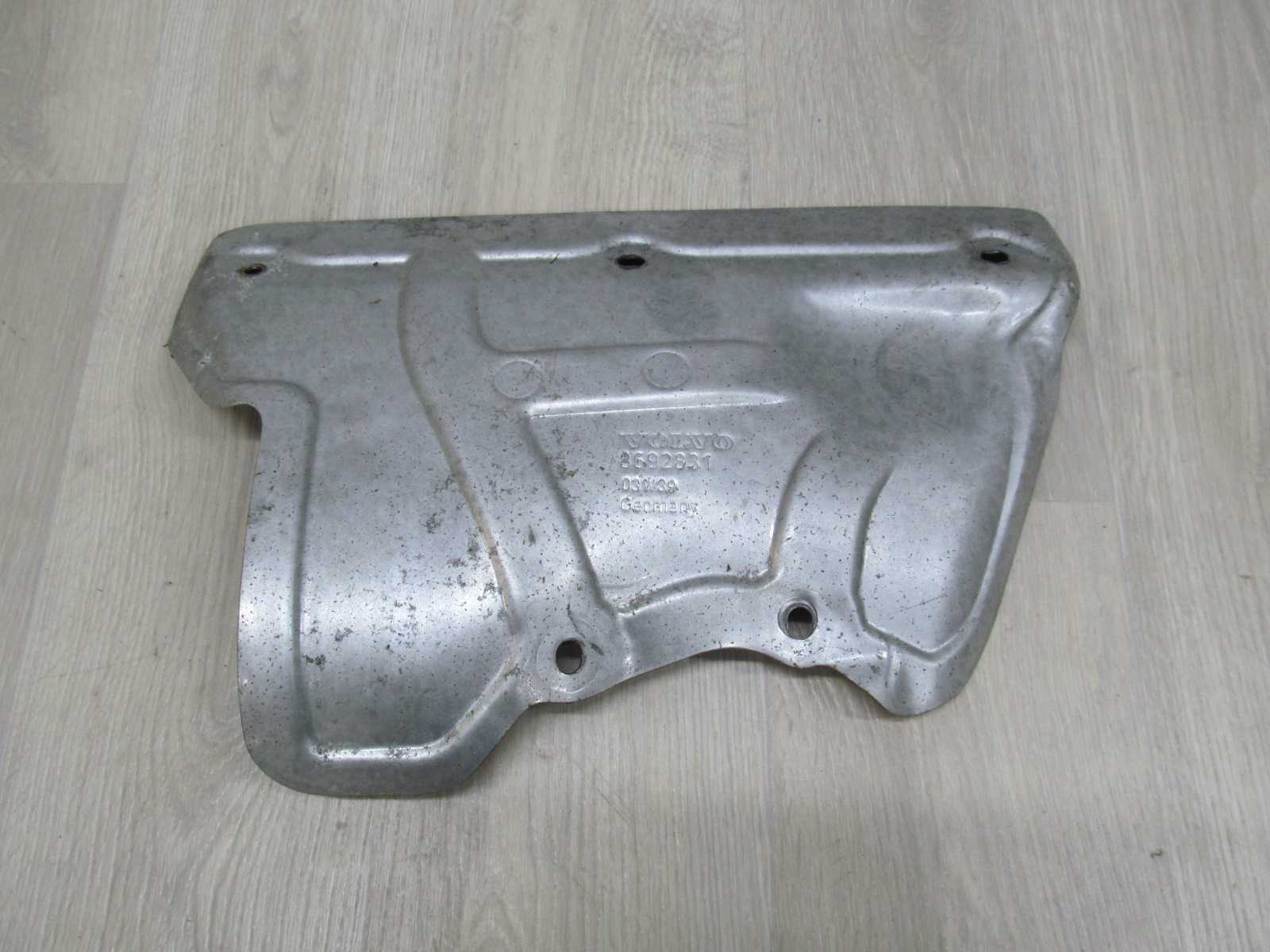 VOLVO S60 V70 S80 XC 2.4 D5 OSLONA TERMICZNA KOLEKTORA 8692831