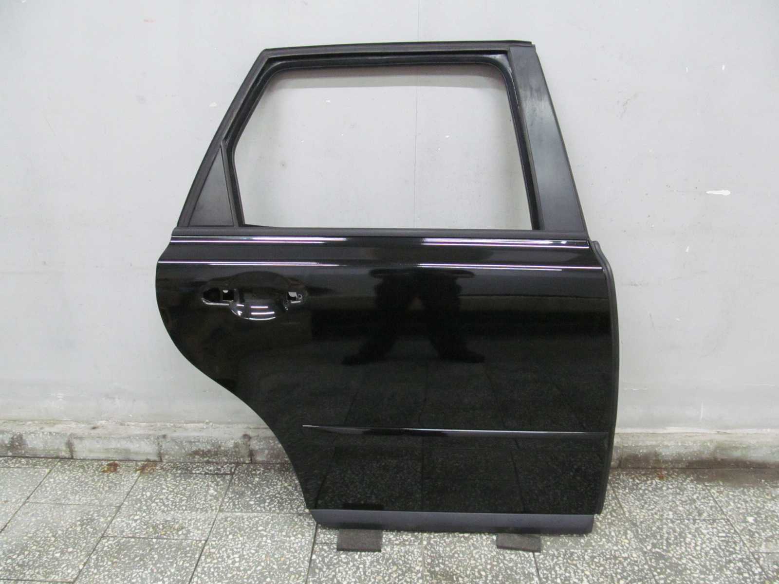 VOLVO V50 04-12 DRZWI TYL TYLNIE PRAWE 019-26